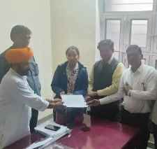 शेष आरोपियों की गिरप्तारी की मांग : चीपलाटा वीडीओ ललित कुमार की बहन को मिली अनुकंपा नौकरी, अजीतगढ़ पंचायत समिति में कनिष्ठ सहायक के पद पर लगाया