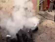 सीकर में  OLA स्कूटी में लगी आग : पीछे से आ रहे बाइक सवार ने धुआं निकलता देख बताया, टीचर ने भी पीछे धुंआ देख खड़ी की स्कूटी, 20 मिनट में पूरी जली