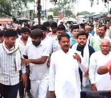 भाजपा नेता ने ब्लॉक शिक्षा अधिकारी को मारा थप्पड़ : 16 दिन बाद देर रात पुलिस ने दर्ज की एफआईआर , पूर्व मंत्री ने निकाला पैदल मार्च