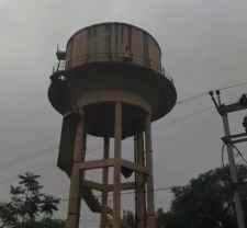 वीडियो न्यूज़ : नीमकाथाना में पानी की टंकी पर चढ़ा युवक : चला गाँव में पारिवारिक विवाद के पेट्रोल की बोतल के साथ टंकी पर चढ़ा , 1 घंटे बाद नीचे उतारा