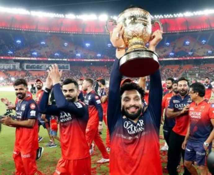 RCB ने जीता पहला आईपीएल का खिताब : RCB ने पंजाब किंग्‍स को 6 रन से हराकर जीता फाइनल , 9 साल बाद फाइनल में पहुंची RCB , घर से बाहर के सभी मैच जीते