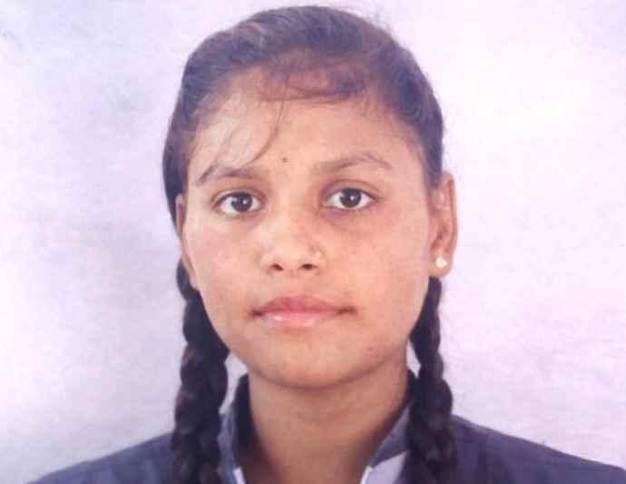 12वीं की छात्रा की हार्ट अटैक से मौत : बोर्ड की परीक्षा देने जा रही छात्रा को रास्ते में आया हार्ट अटैक, प्रतापगढ़ की रहने वाली थी छात्रा