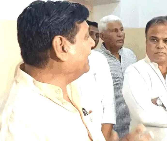 डोटासरा बोले- ‘स्पीकर महिलाओं के कपड़े देखते हैं’ : डोटासरा का स्पीकर देवनानी पर गंभीर आरोप; बोले- ‘जांच का विषय’, स्पीकर ने लिखा - "जाकी रही भावना जैसी, प्रभु मूरत देखी तिन तैसी"