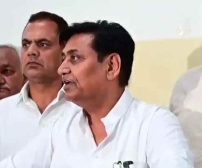 वीडियो न्यूज़ : एलपीजी के मुद्दे पर डोटासरा केंद्र पर जमकर बरसे : डोटासरा का केंद्र पर बड़ा आरोप, कहा - केंद्र सरकार ने पहले विपक्ष की आवाज क्यों नहीं सुनी, मजाक ही उड़ाया