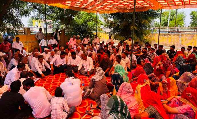 वीडियो न्यूज : नीमकाथाना की मंढोली में प्रस्तावित लीज का मामला : आयोजित हुई विशेष ग्राम सभा, लीज के विरोध में एकजुट, अवैध खनन के खिलाफ भी प्रस्ताव पारित