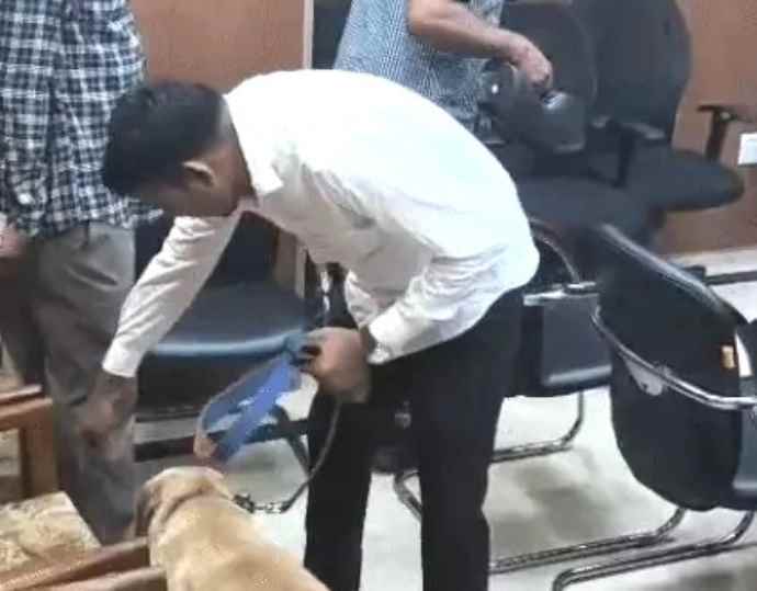 बीकानेर कलेक्ट्रेट को बम से उड़ाने की धमकी : कलेक्ट्रेट खाली कराया, सर्च ऑपरेशन शुरू किया, कर्मचारियों को बाहर निकाला, पहले भी मिली थी धमकी