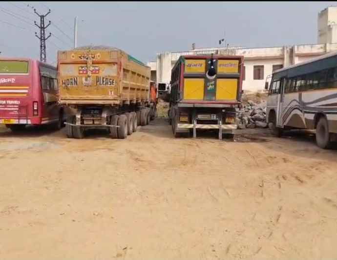 वीडियो न्यूज़ : नीमकाथाना परिवहन विभाग की बड़ी कार्रवाई : 5 निजी बसों को किया सीज,  1 लाख 80 हजार रुपए का लगाया जुर्माना