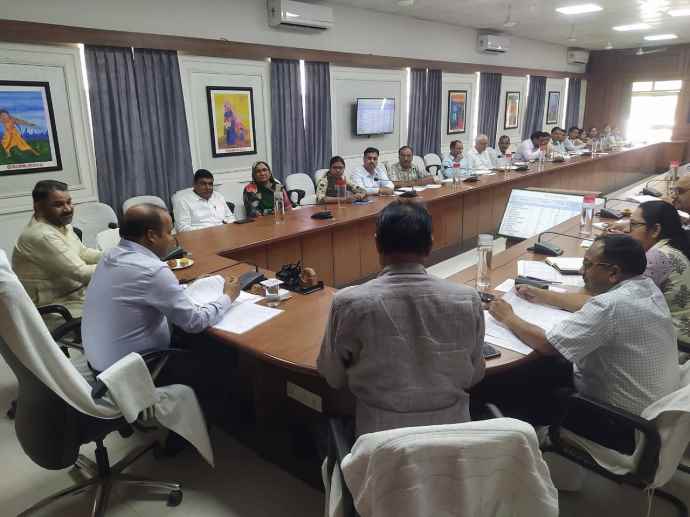 जिला जल एवं स्वच्छता मिशन की बैठक आयोजित : जिला कलेक्टर ने दिये अधिकारियों को गंभीरता से कार्य करने के निर्देश, कुंभाराम परियोजना पर बड़ी जानकारी
