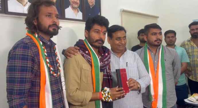 वीडियो न्यूज : राजस्थान यूथ कांग्रेस चुनाव का रिजल्ट घोषित : अभिषेक चौधरी का अध्यक्ष बनना तय, डोटासरा से लिया आशीर्वाद; डोटासरा  बोले -राहुल गांधी के बब्बर शेर