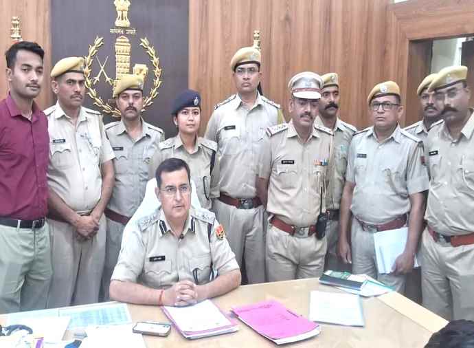 सरकारी स्कूल का टीचर बना ‘गैंगस्टर’ : व्यापारियों को धमकी देकर मांगी 1 करोड़ से ज्यादा की  की फिरौती, पुलिस ने दबोचा, कई CCTV खंगाले