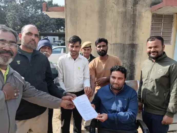 फतेहपुरा फीडर से नालपुर को अलग करने की मांग : ग्रामीणों ने उपखंड अधिकारी को सौंपा ज्ञापन, आंदोलन और धरना प्रदर्शन की दी चेतावनी