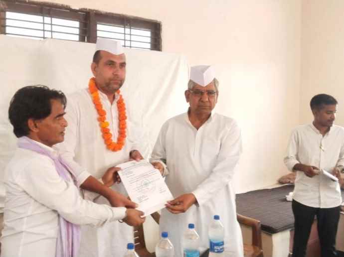 वीडियो न्यूज़ : नव-नियुक्त पदाधिकारियों को सौंपे नियुक्ति पत्र : कांग्रेस सेवादल लड़ेगी नीमकाथाना जिले की लड़ाई, विधायक मोदी ने भाजपा सरकार पर साधा निशाना