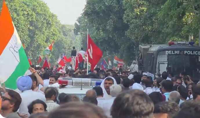 वीडियो न्यूज : विपक्ष का CEC के खिलाफ सुप्रीम कोर्ट तक मार्च : विपक्ष ने सुप्रीम कोर्ट में CEC ज्ञानेश कुमार के खिलाफ दाखिल की याचिका, अखिलेश बोले - प्रदर्शन जारी रहेगा