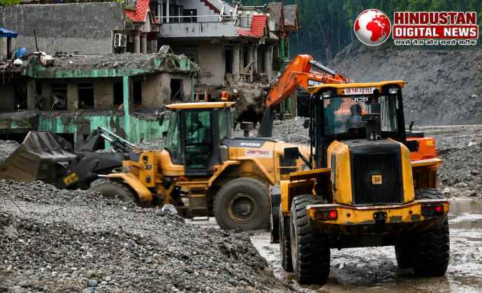 नेपाल बाढ़ से मरने वालों की संख्या 680 हुई : भारतीय समेत करीब 3000 लोग अभी भी लापता, लोग सामान समेटने के लिए लौट रहे