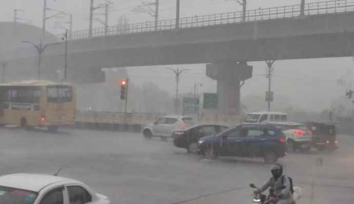 जयपुर में तेज बारिश, कई इलाकों में गिरे ओले : तेज बारिश से कई इलाकों में जाम की स्थिति, नागौर में बारिश - अंधड़ से किसानों की फसल को नुकसान