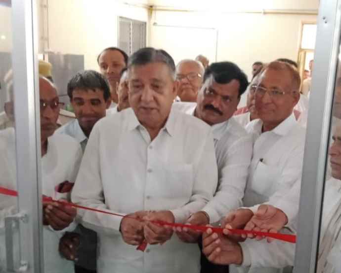 वीडियो न्यूज़ : बाजोर बोले - निर्माणाधीन अस्पताल के लिए 300 करोड़ की स्वीकृति मिली : नीमकाथाना जिला अस्पताल में सैनिक कल्याण बोर्ड के अध्यक्ष प्रेम सिंह बाजोर ने डायलिसिस मशीनो का किया लोकापर्ण