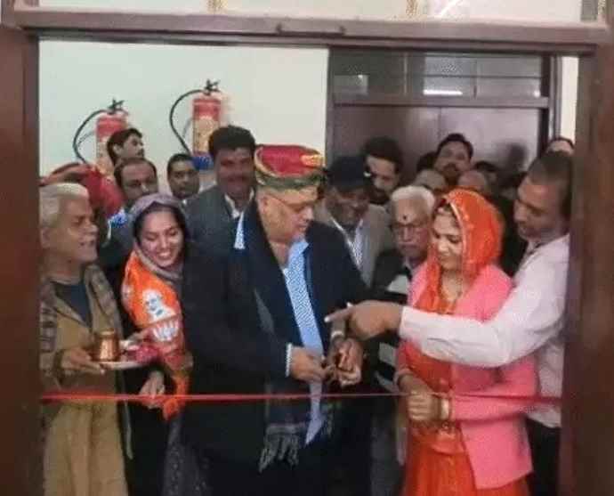 फीता काटने पर कांग्रेस विधायक - भाजपा जिलाध्यक्ष में विवाद : भाजपा जिलाध्यक्ष पीएमओ को सुनाई खरी-खोटी,  कहा - अपमान बर्दाश्त नहीं करूंगी, मेरी पार्टी की सरकार