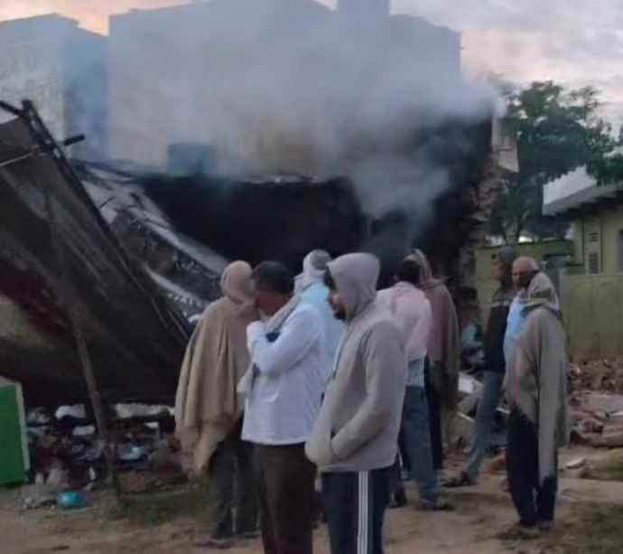 वीडियो न्यूज़ : खेतड़ी में हार्डवेयर की दुकान में भीषण विस्फोट : दुकान में सोया हुआ व्यक्ति 20 फीट दूर सड़क पर जा गिरा, एक की मौत, दुकानदारो में मचा हड़कंप