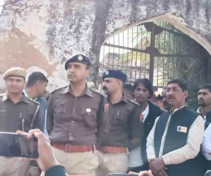 वीडियो न्यूज़ : झुंझुनू में बुजुर्ग महिला की निर्मम हत्या : कमरे में खून से सनी मिली लाश, परिवार व्यापार के सिलसिले में रहता है कोलकाता में, शव रखवाया मॉर्च्युरी में