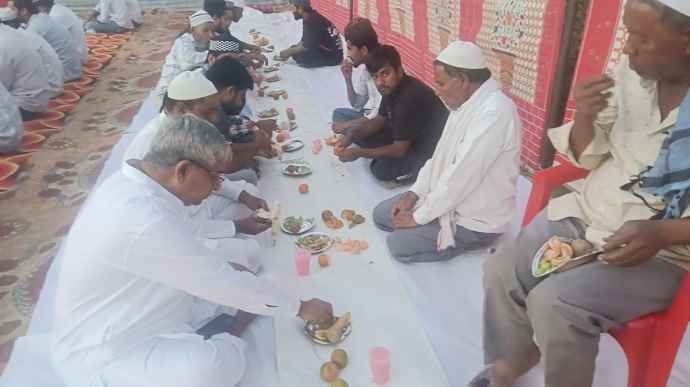 वीडियो न्यूज़ : नीमकाथाना भव्य रोज़ा इफ्तार दावत : नीमकाथाना विधायक सुरेश मोदी की ओर से भव्य रोज़ा इफ्तार दावत, की अमन-चैन व भाईचारे की दुआ