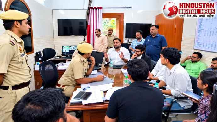 सीजेपी कार्यकर्ता के पिता के साथ मारपीट का मामला : स्वतंत्र भारद्वाज की गिरफ्तारी की मांग को लेकर थाने में प्रदर्शन, SC/ST एक्ट की धाराएं जोड़ने की मांग
