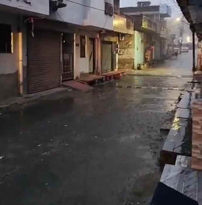 वीडियो न्यूज़ : नीमकाथाना में बदला मौसम का मिजाज : नीमकाथाना शहर सहित आसपास के क्षेत्रो में बारिश, किसानों की हो गई बल्ले बल्ले, मावठ से खिले चेहरे