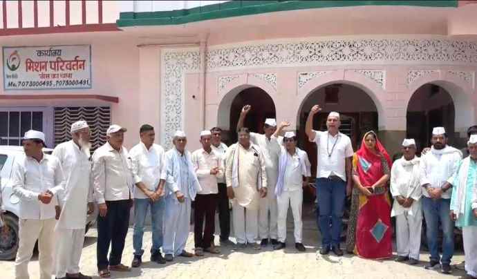 वीडियो न्यूज : नीमकाथाना में कांग्रेस सेवादल की बैठक : सेवादल कार्यकर्ता 23 को दिल्ली जाएंगे, जिलाअध्यक्ष बोले - जल्द ही नीमकाथाना जिले की प्रत्येक पंचायत..