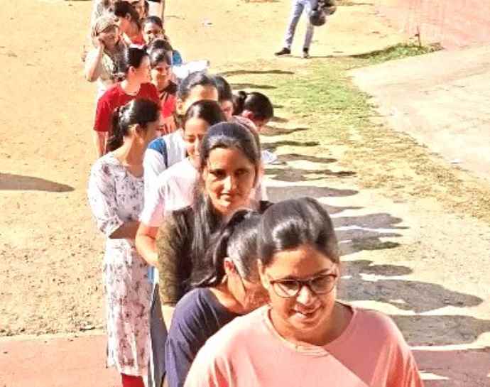 सीकर में एसआई भर्ती परीक्षा शांतिपूर्ण सम्पन्न  : पहली पारी में 58.42 प्रतिशत और दूसरी पारी में 58.09 प्रतिशत अभ्यर्थी उपस्थित रहे