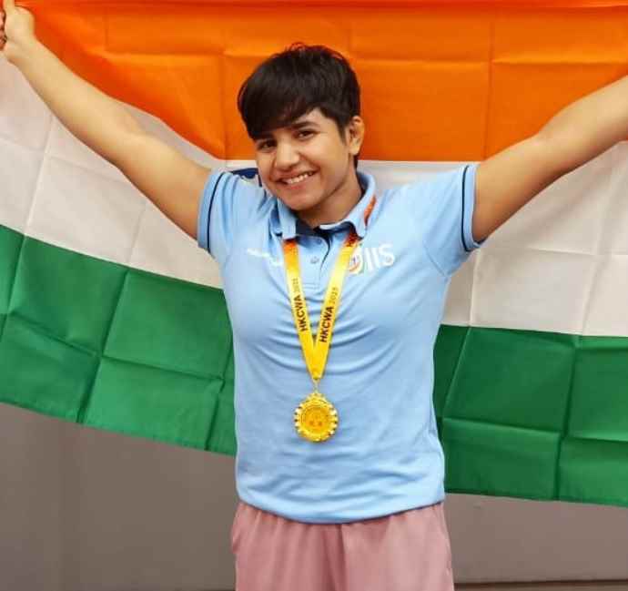 वीडियो न्यूज़ : नीमकाथाना की ज्योति ने लहराया भारत का परचम : हांगकांग में चोट के बावजूद इंटरनेशनल कुश्ती में जीता गोल्ड मेडल, बेटी की उपलब्धि पर माता - पिता की प्रतिक्रिया
