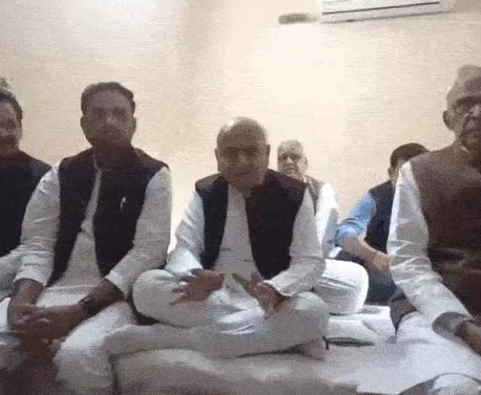 पूर्व नेता प्रतिपक्ष ने निर्वाचन आयोग को लिखा पत्र : डॉ. गोविन्द सिंह ने लगाए गंभीर आरोप, निर्वाचन आयोग से मामले में हस्तक्षेप की मांग  की