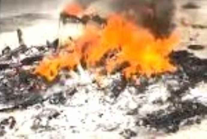 बंगाल में चुनाव के बाद हिंसा को लेकर EC सख्त : चीफ इलेक्शन कमिश्नर ने बंगाल में हिंसा और तोड़-फोड़ में शामिल लोगों के खिलाफ सख्त कार्रवाई के दिए निर्देश