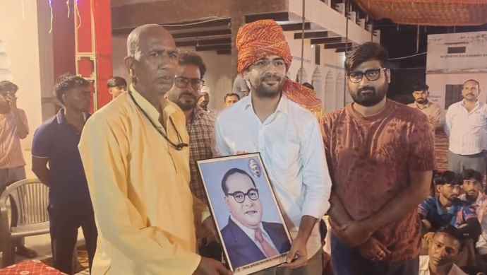 वीडियो न्यूज : सीजेपी प्रवक्ता अचानक नीमकाथाना के जोडली पहुंचे : सीजेपी प्रवक्ता आशुतोष रांका का जोड़ली में जोरदार सम्मान, रांका बोले - हम डरने वाले नहीं