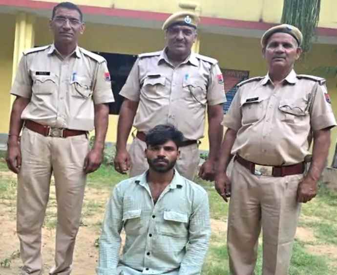 सीकर में पुलिस की बड़ी कार्रवाई : लूट, मारपीट और चोरी करने वाले बदमाश को पकड़ा, सूने घर में घुसकर चोरी की वारदात को दिया था अंजाम