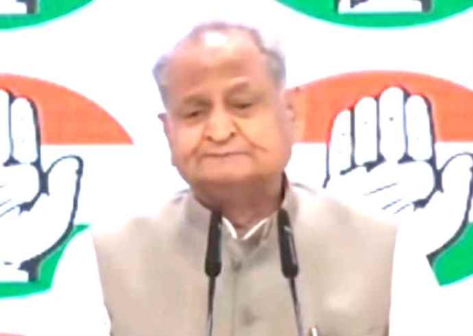 पूर्व सीएम गहलोत ने सरकार पर साधा निशाना : गहलोत ने लगाए गंभीर आरोप; कहा - राजस्थान में लोकतंत्र की सरेआम लूट हो रही