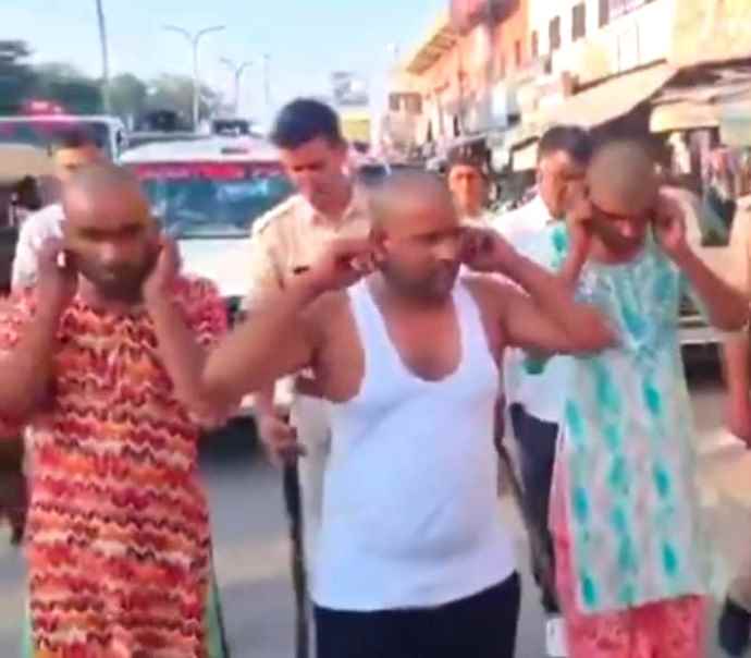 वीडियो न्यूज़ :  RLP कार्यकर्ता पर हमले के आरोपी गिरप्तार : पुलिस ने हरियाणा से तीन आरोपियों को पकड़ा,  दो आरोपी महिलाओ के कपडे पहने हुए थे, निकाला जुलुस