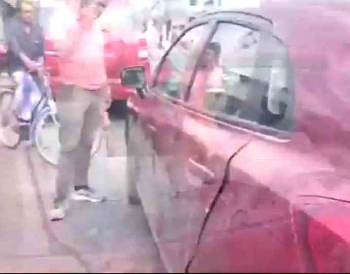 पश्चिम बंगाल विधानसभा चुनाव 2026 : साउथ 24 परगना में भाजपा उम्मीदवार की कार पर हमला, ममता बोली - बाहर से लोग लाए,  वे जो चाहें कर रहे हैं