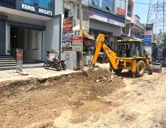 वीडियो न्यूज़ : नीमकाथाना में रहेगा ट्रैफिक डायवर्ट : शहर के शाहपुरा-चिड़ावा रोड पर सड़क निर्माण के कारण 8 से 18 मई तक रहेगा ट्रैफिक डायवर्ट