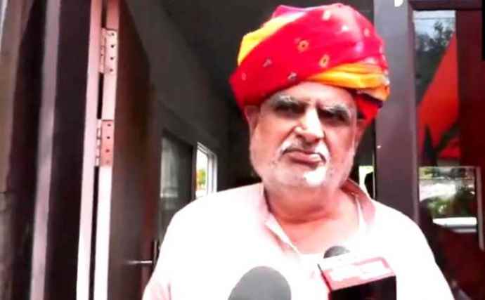 वीडियो न्यूज : भाजपा प्रत्याशियों का इंतजार होगा खत्म ! : बगावत के सवाल पर UDH मंत्री खर्रा बोले - "सब महत्वपूर्ण है, सब राज़ी होंगे, सबको मना लेंगे.!"
