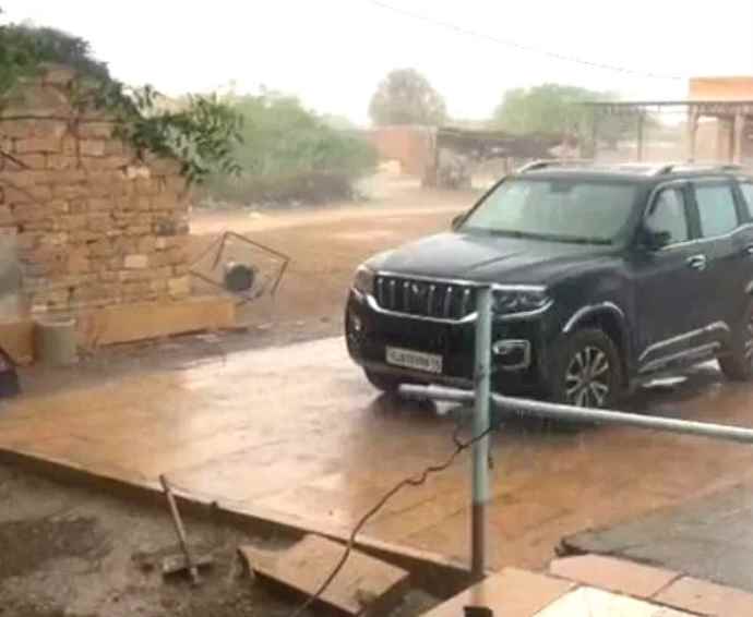 राजस्थान में मौसम ने एक बार फिर ली करवट : अचानक बदला मौसम, प्रदेश के कई इलाकों में हुई झमाझम बारिश, ग्रामीण क्षेत्रों में तेज बारिश