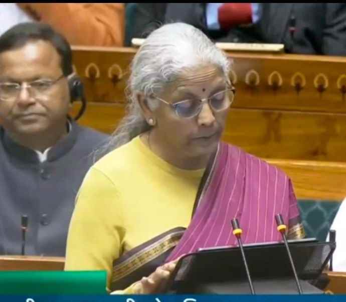 वीडियो लाइव : वित्त मंत्री निर्मला सीतारमण ने लगातार नौवां बजट : बजट में बायो फार्मा शक्ति की घोषणा, 10 हजार करोड़ रुपये का प्रावधान, EV बैटरी और सोलर पैनल सस्ते