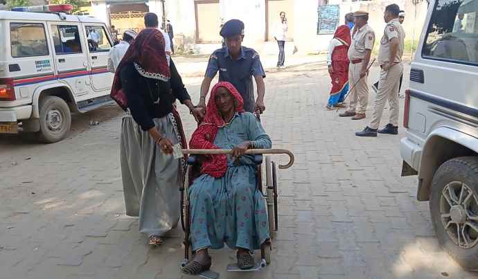 वीडियो न्यूज : नीमकाथाना में 60 प्रतिशत और पाटन में 63 प्रतिशत वोटिंग : 20 नवंबर को आयेंगे नतीजे, नीमकाथाना में 27 वार्डो, पाटन में 19 वार्डो के लिए वोटिंग