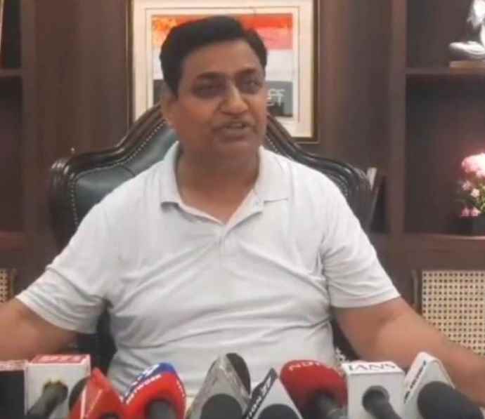 डोटासरा का UDH मंत्री = खर्रा पर पलटवार : बोले - UDH मंत्री ने तो जनता को ही चोर बता दिया, सरकार की नीयत में खोट, कहा - जिम्मेदारी से बच नही सकते
