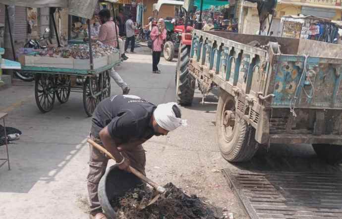 प्री-मानसून से पूर्व नगर परिषद का विशेष अभियान : बड़े नालों-नालियों की सफाई मे आई तेजी, वरिष्ठ आयुक्त बोले - ताकि वर्षा के दौरान जलभराव की स्थिति न बने