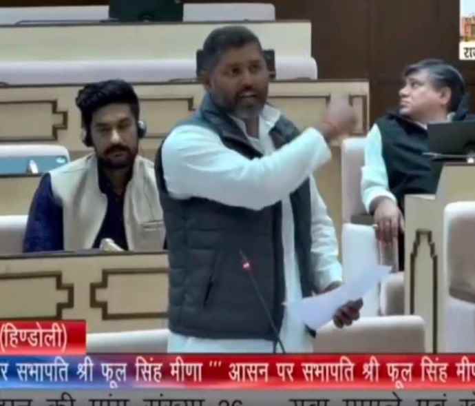 वीडियो न्यूज़ : चांदना बोले - "ऑनलाइन सट्टा और नशा गंभीर बीमारी" : चांदना ने भाजपा पर ऑनलाइन सट्टा कंपनियों से चंदा लेने का लगाया आरोप, कहा - युवाओं का खून चूस रहे