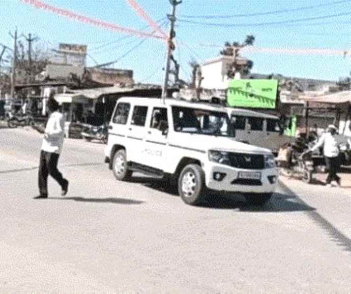 डिप्टी सीएम के काफिले की गाड़ियाँ भिड़ी : डिप्टी सीएम बैरवा सुरक्षित, भाजपा नेता कार के अचानक आने से हुआ हादसा, उदयपुरवाटी घाट क्षेत्र में हुआ हादसा