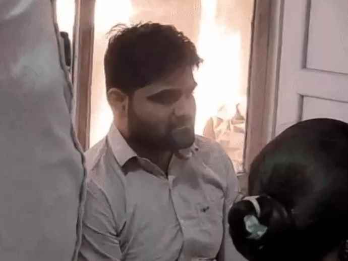 SDM ऑफिस का रीडर रिश्वत लेते गिरफ्तार : एसीबी की जयपुर टीम ने रीडर को रंगे हाथों दबोचा, जमीन कन्वर्जन के एवज में ली रिश्वत