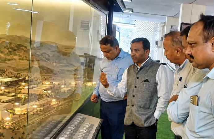 हिंदुस्तान कॉपर लिमिटेड के सीएमडी का खेतड़ी दौरा : केसीसी प्रोजेक्ट का किया निरीक्षण, अधिकारियों के साथ की समीक्षा बैठक; दिए निर्देश