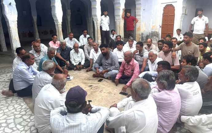 वीडियो न्यूज़ : मंडोली में खनन के विरोध में आम सभा आयोजित : प्रस्तवित खनन पट्टे के विरोध में संघर्ष समिति गठित, ग्रामीण बोले - पहाड़ी क्षेत्र में खनन कार्य मंजूर नहीं