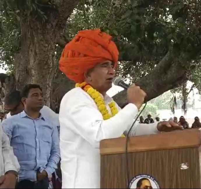 वीडियो न्यूज़ : खंडेला में टक्कर महादेव वर्सेज बंशीधर : निर्दलीय प्रत्याशी पूर्व मंत्री बंशीधर बाजिया के लिए उमड़ा जनसैलाब , चुनाव में समर्थन का दिया भरोसा