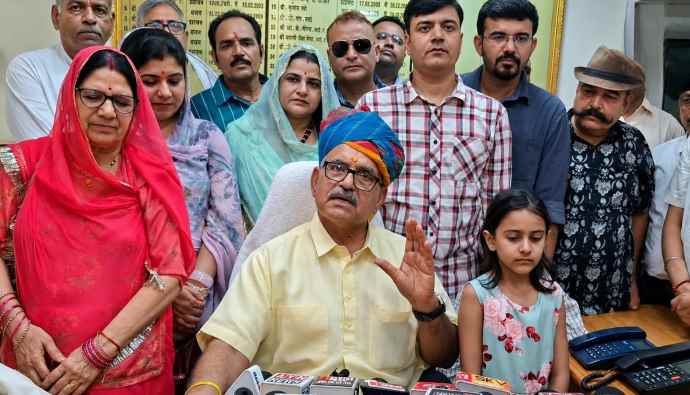 RBSE अध्यक्ष ने पदभार किया ग्रहण : राजस्थान माध्यमिक शिक्षा बोर्ड को 4 साल बाद मिला स्थाई अध्यक्ष, बोले -  शिक्षा की गुणवत्ता में व्यापक सुधार की जरूरत